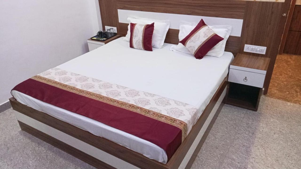 Hotel Ramay Palace 400 Meter From Ram Mandir Ayodhya