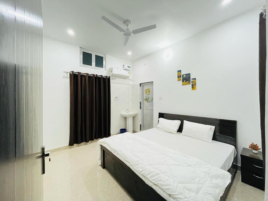 Guest house Ashoka Aashram *