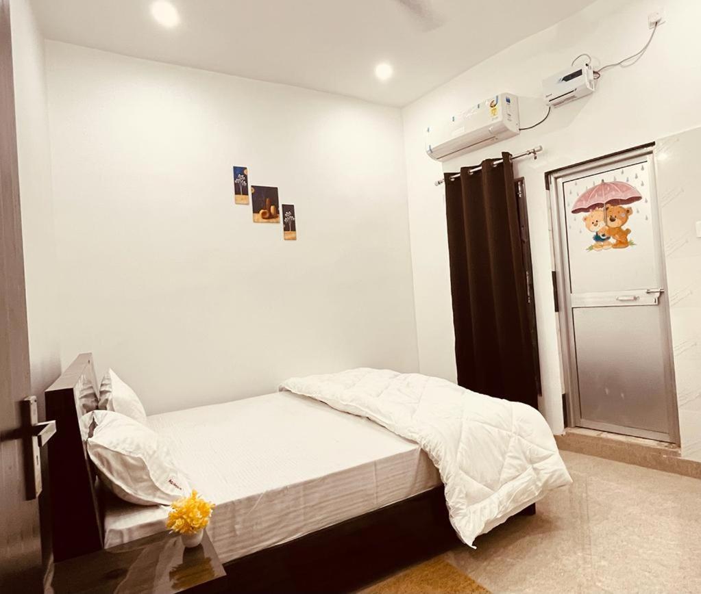 Ashoka Aashram Guest house *