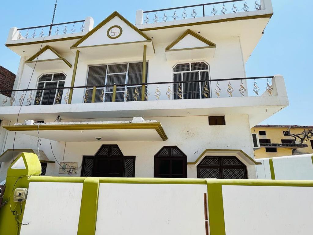 Ashoka Aashram Guest house