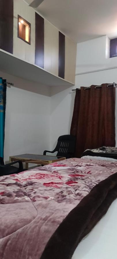 Shree Gorakhnath Hotel Ayodhya