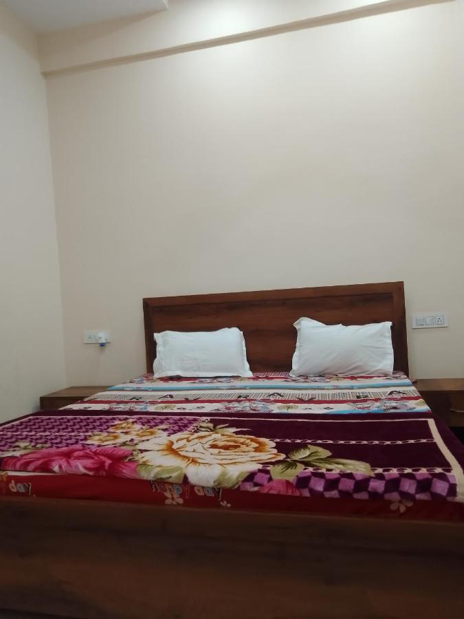Sri Ram Lala Dharmshala Guest house *