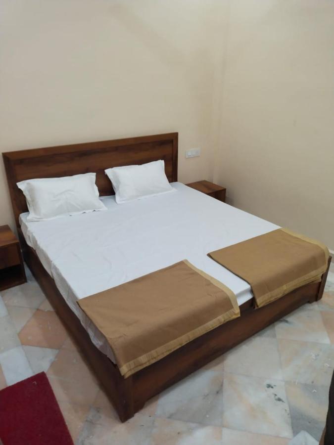 Guest house Sri Ram Lala Dharmshala Ayodhya
