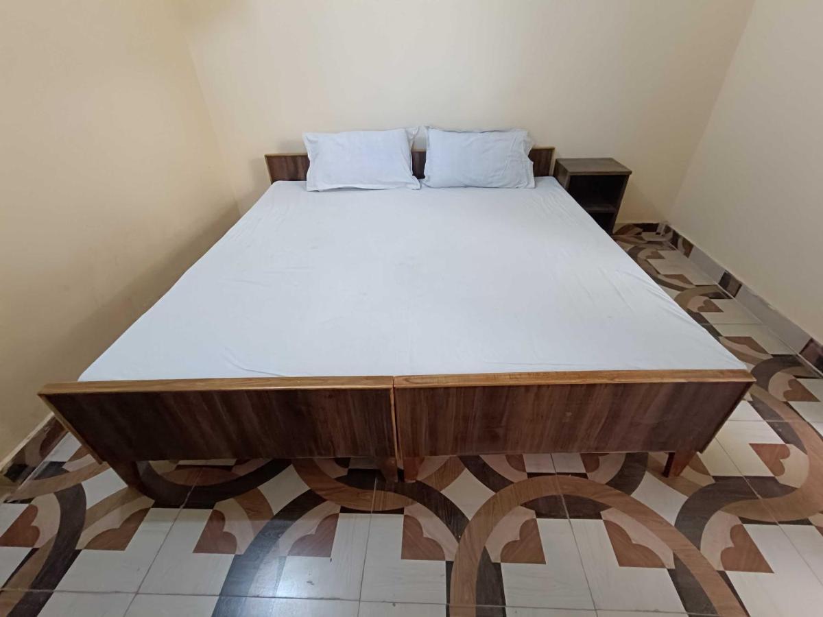 Apartment Oyo Chaa Bhaiya Homestay *