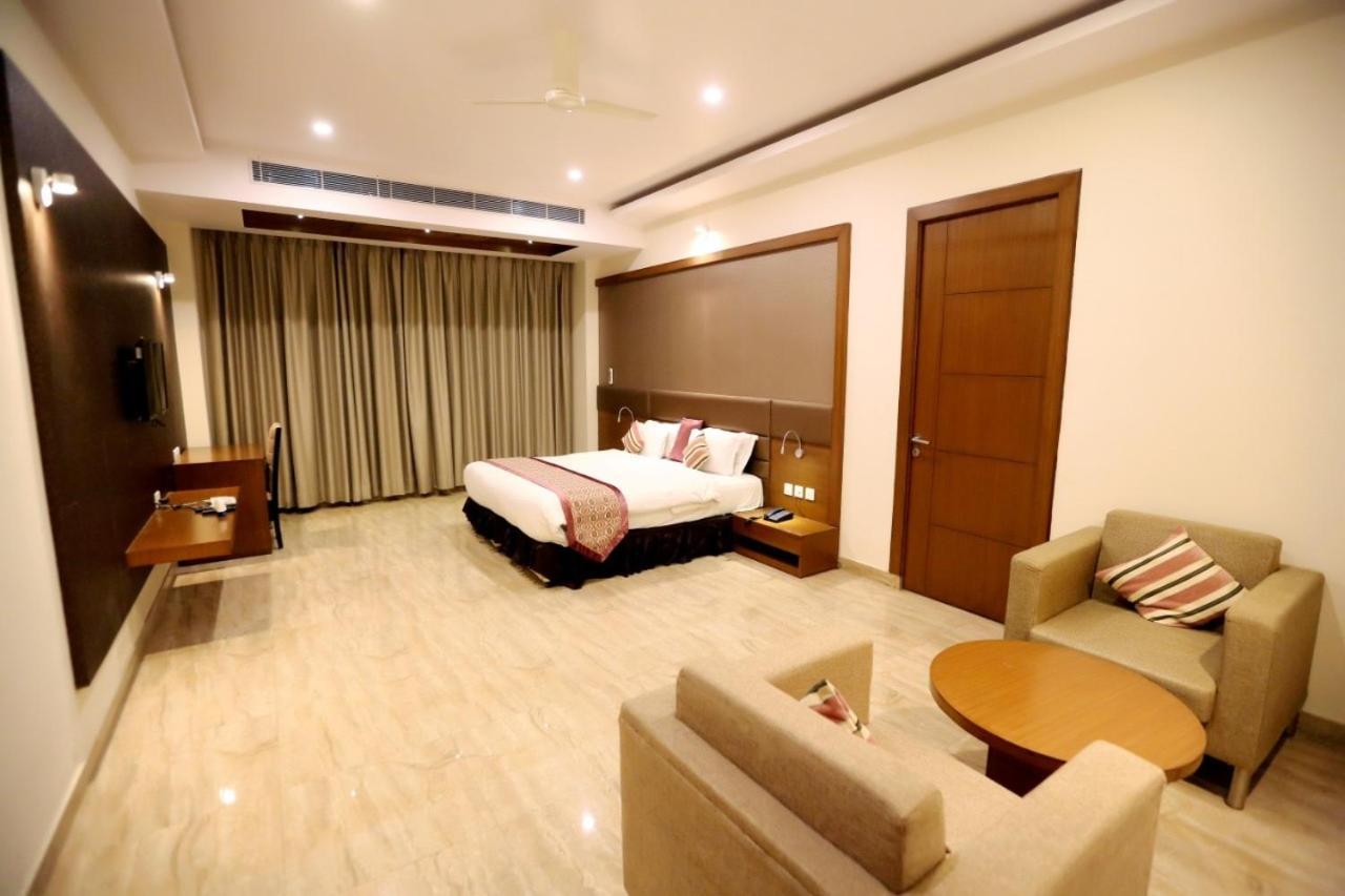Krishna Palace Hotel