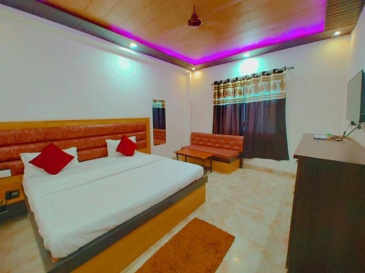 Elegance And Banquet Hotel