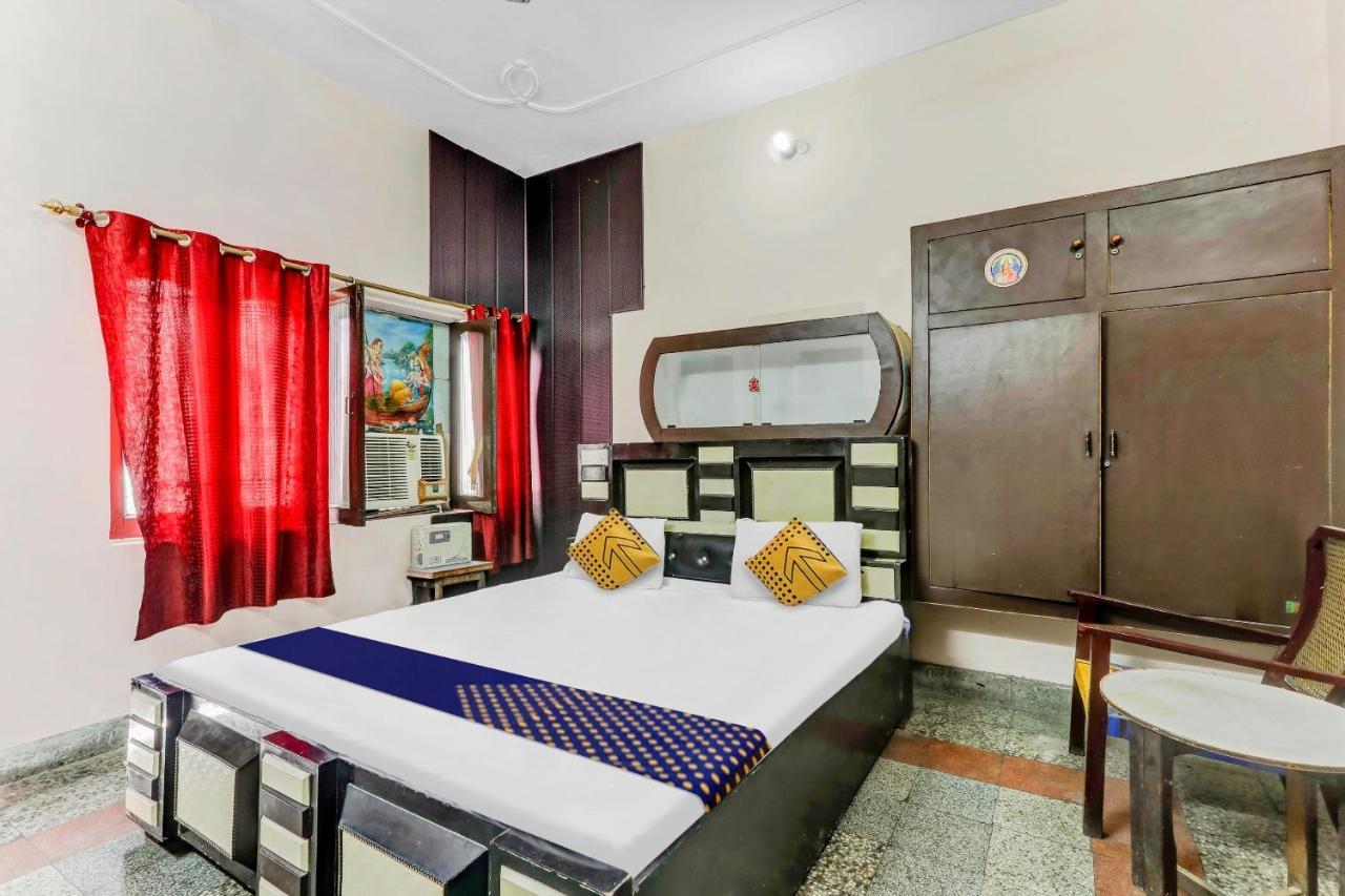 Spot On 81122 Saket Honest Hotel