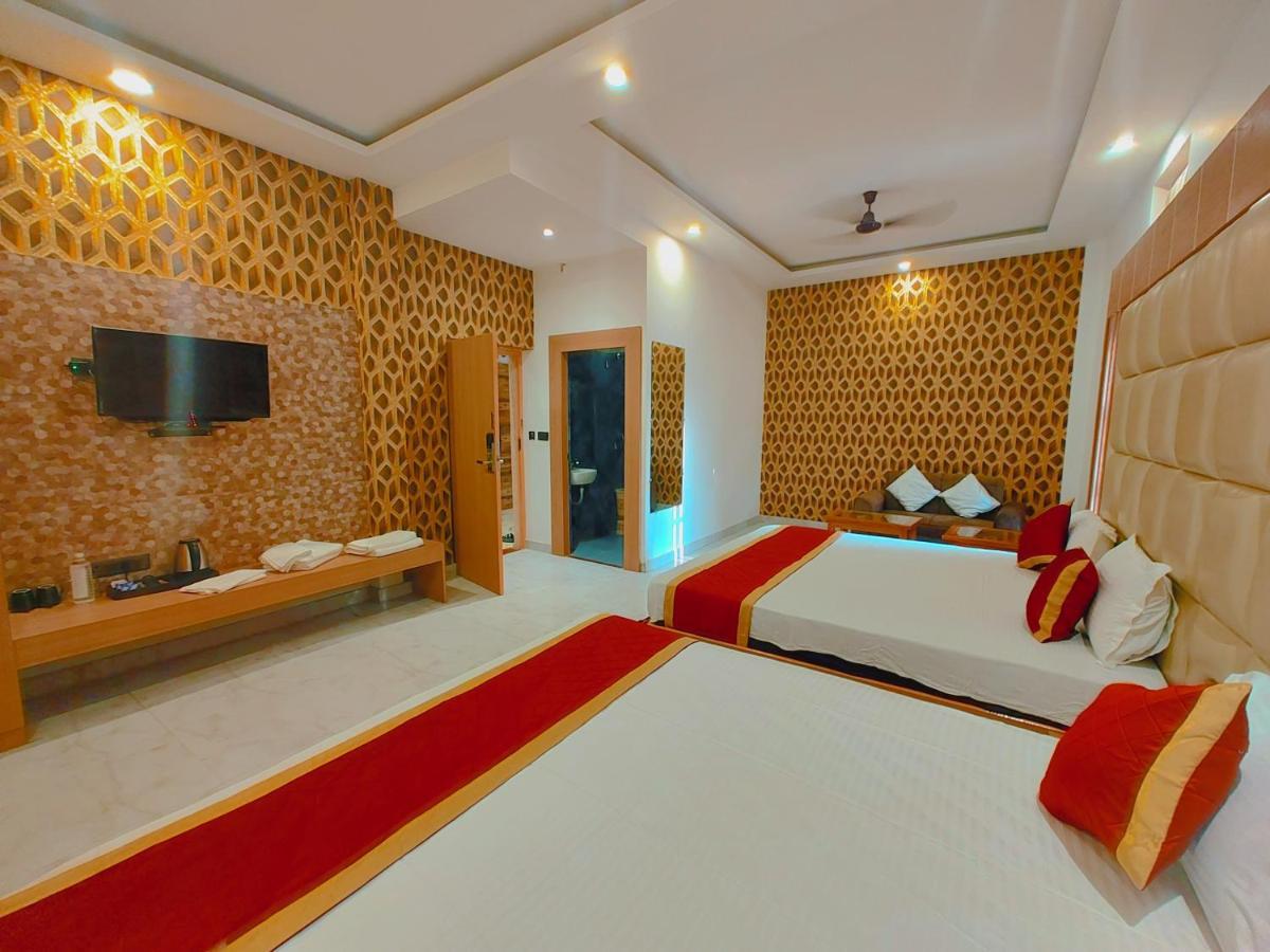 Hotel Avadh Sunshine Palace And