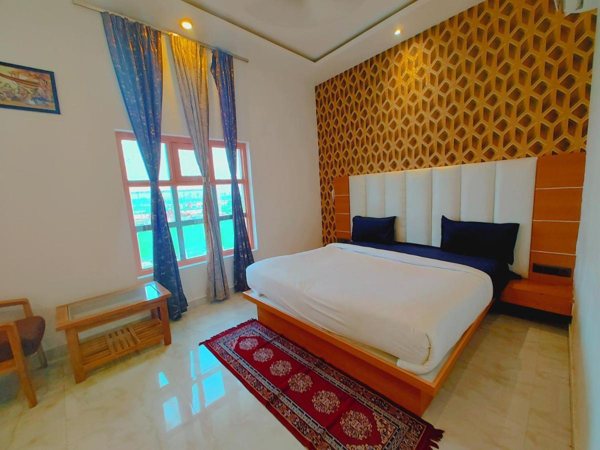 Avadh Sunshine Palace And Hotel