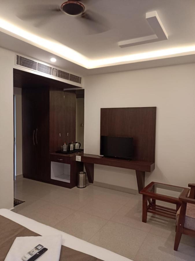 Neelkanth Hotel