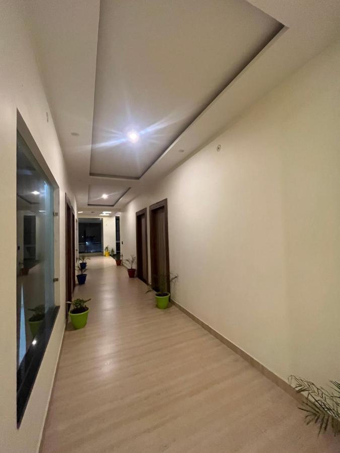 Jb Square And Lawn 3* Ayodhya