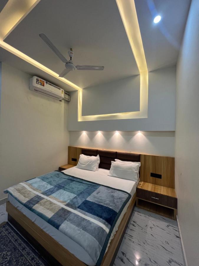 Jb Square And Lawn 3* Ayodhya