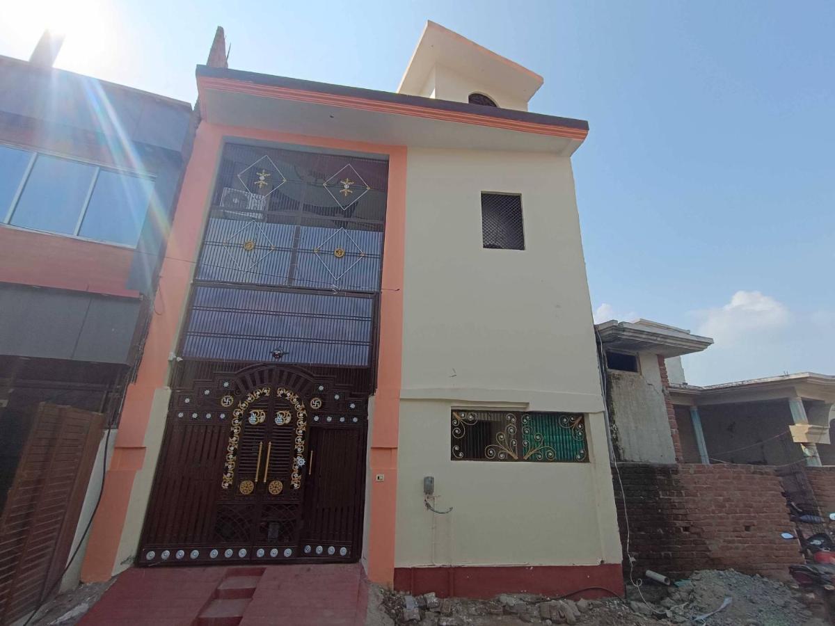 Oyo Pushpa Luxury Homestay * Ayodhya