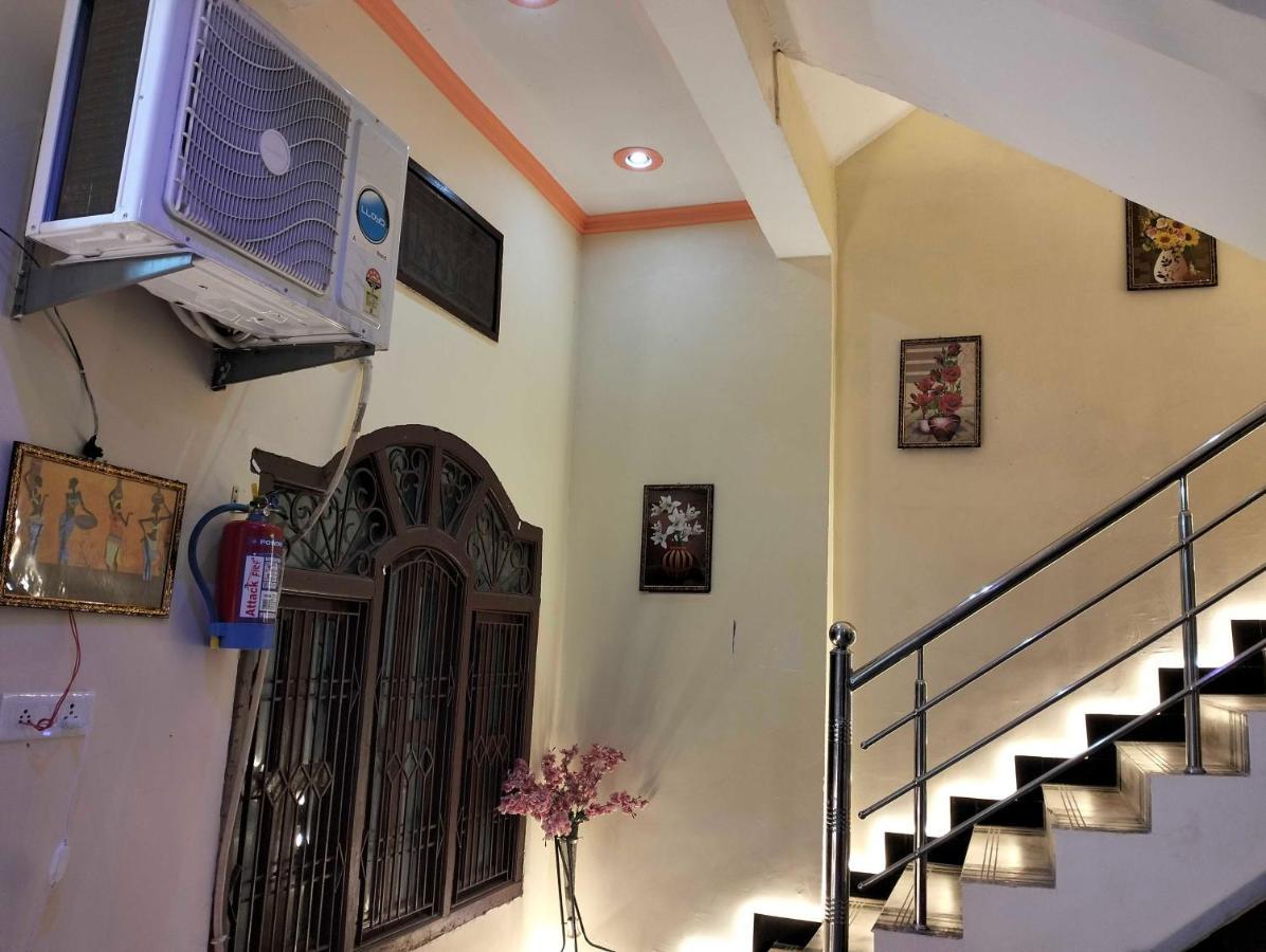 Apartment Oyo Pushpa Luxury Homestay Ayodhya