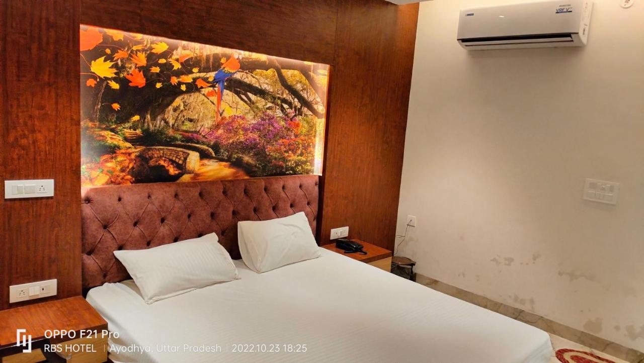 Hotel Rbs & Restaurant 5 Mint Walking Distance From Ram Janam Bhumi 4*