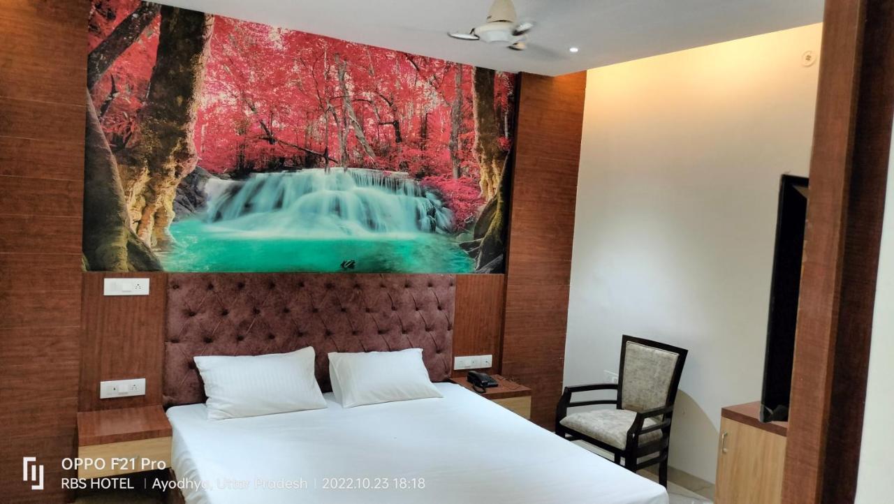 Hotel Rbs & Restaurant 5 Mint Walking Distance From Ram Janam Bhumi 4*