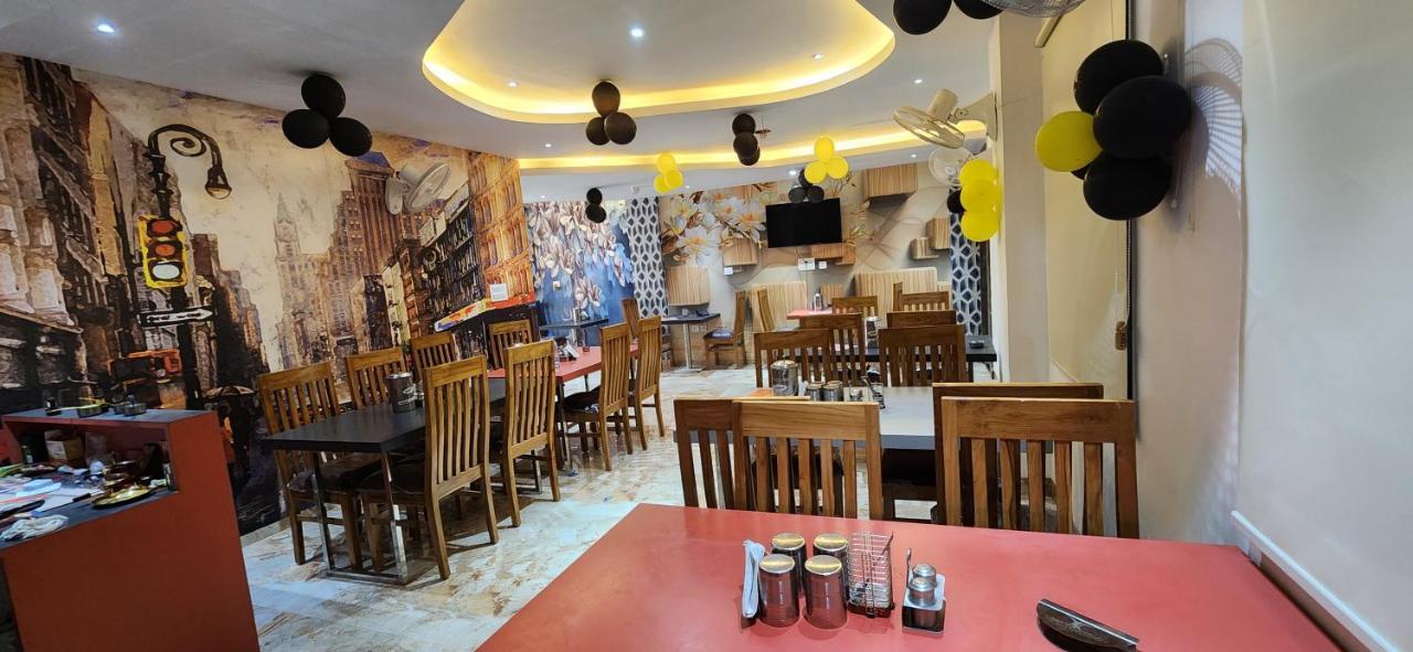 Hotel Rbs & Restaurant 5 Mint Walking Distance From Ram Janam Bhumi 4*