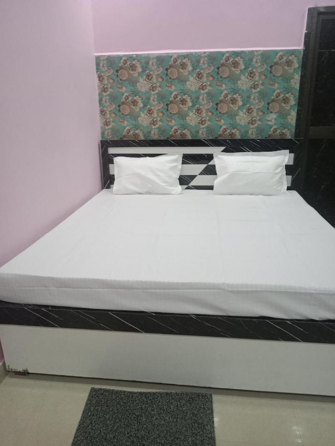 Hotel Residency 5 Min Walking From Ram Janmabhoomi Ayodhya