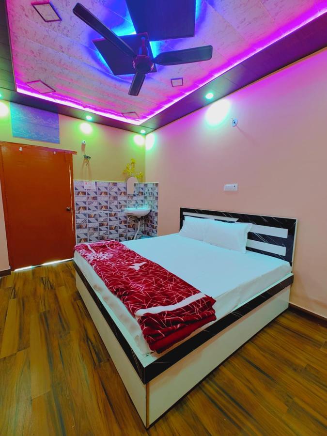 Residency 5 Min Walking From Ram Janmabhoomi 4*