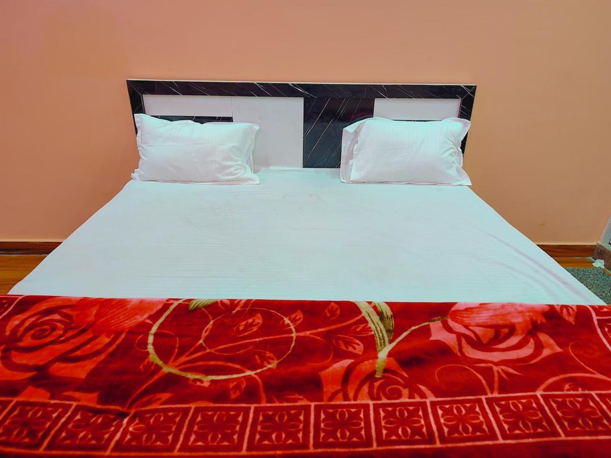 Hotel Residency 5 Min Walking From Ram Janmabhoomi