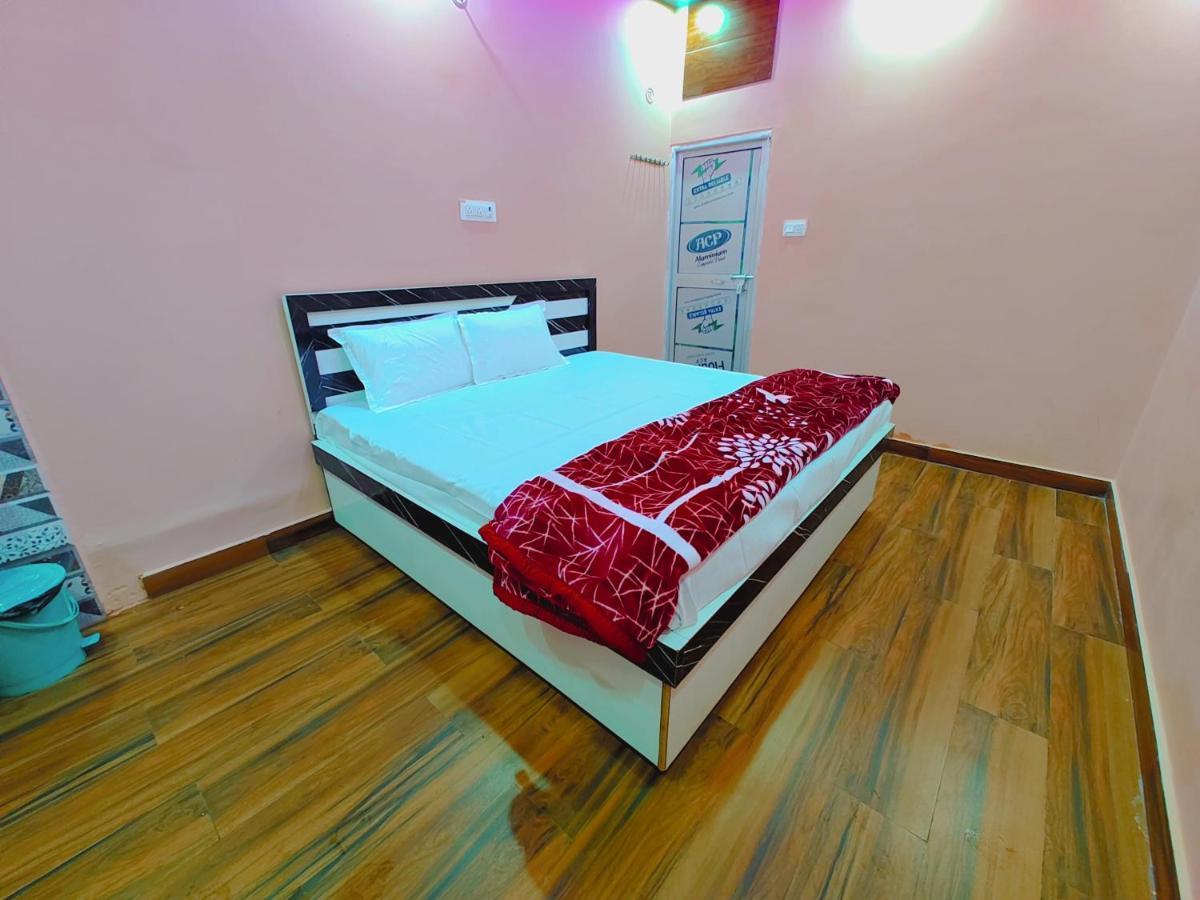 Hotel Residency 5 Min Walking From Ram Janmabhoomi 4*