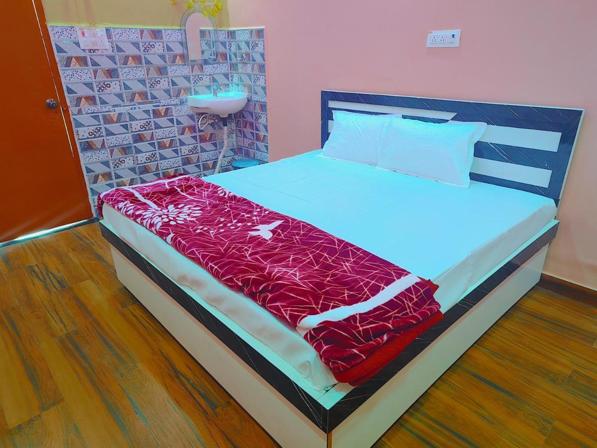 Residency 5 Min Walking From Ram Janmabhoomi Hotel