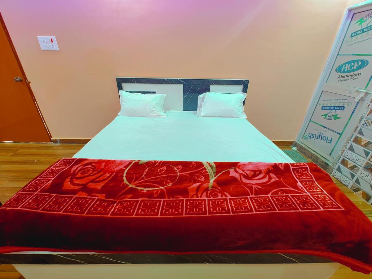 Residency 5 Min Walking From Ram Janmabhoomi Ayodhya