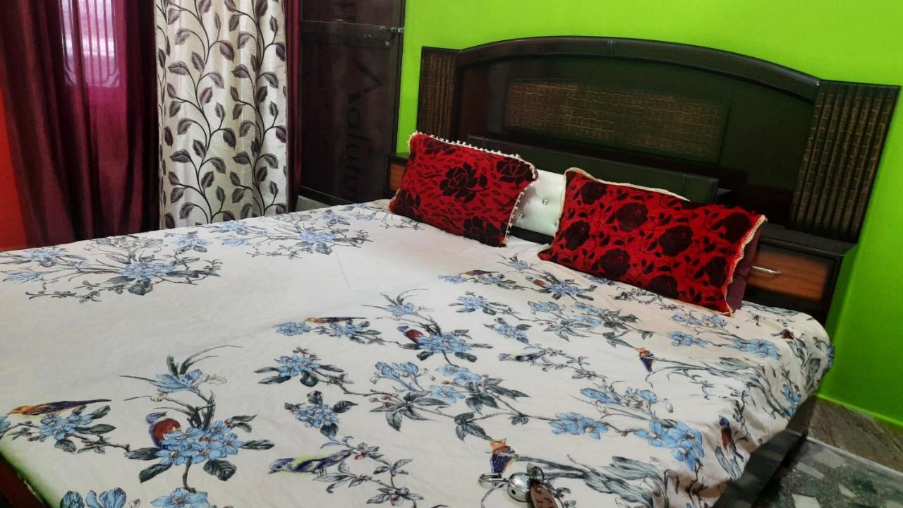 Shankar & Residency I Near Ram Janm Bhoomi Temple Homestay *