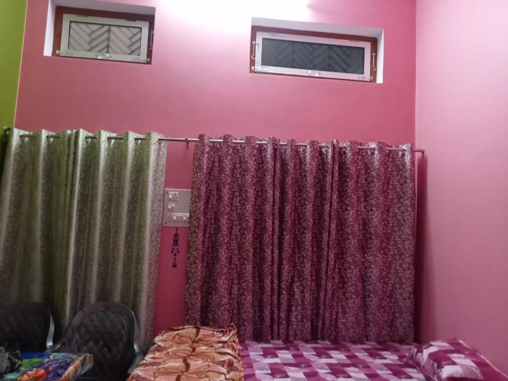Hari Suman Paying Bed & Breakfast Ayodhya