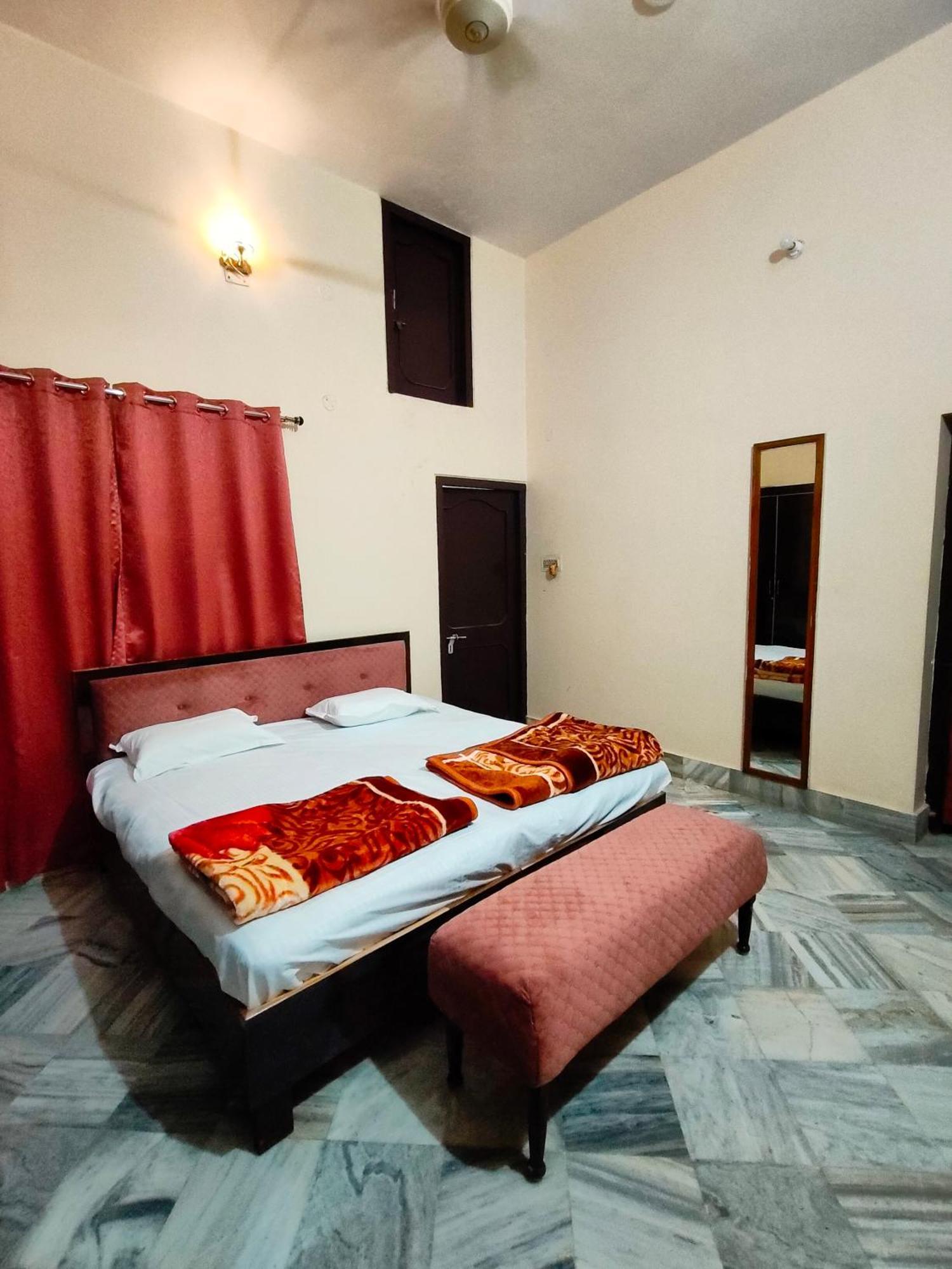 Shantiniketan 4bhk Comfortable Family In Ayodhya