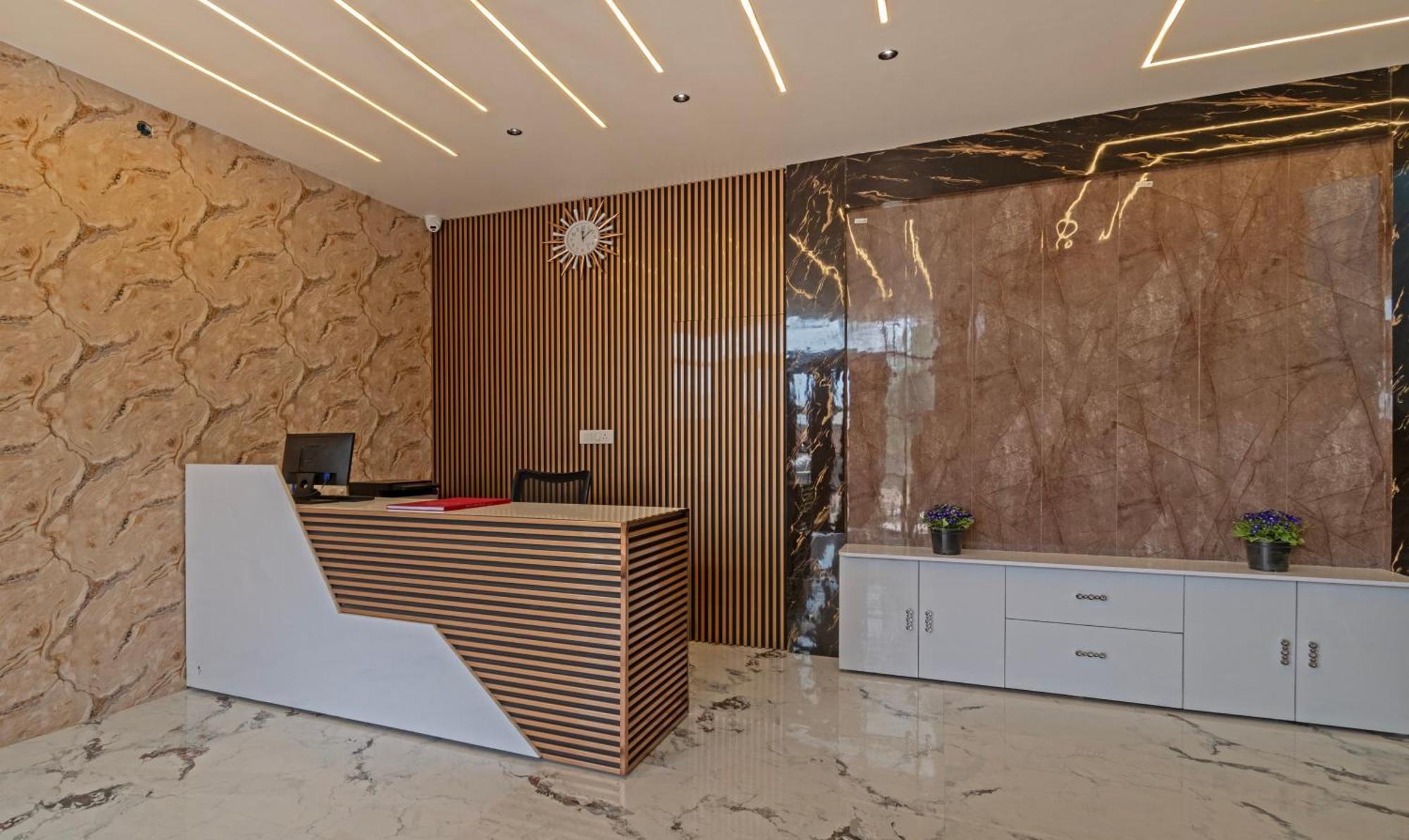 Hotel Treebo Heaven Grand Ayodhya
