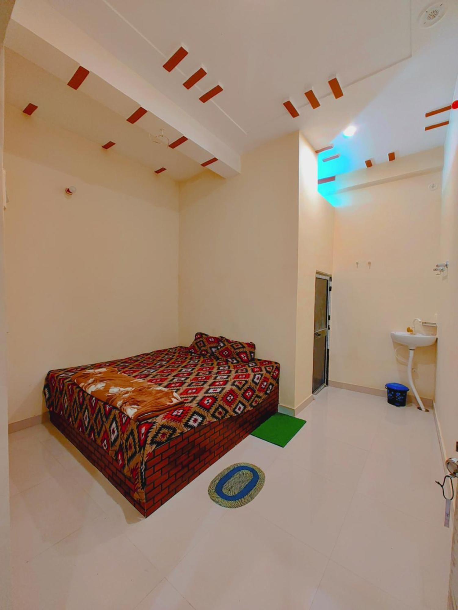 Homestay Aayu Parth Residency 300 M From Ram Janam Bhumi *