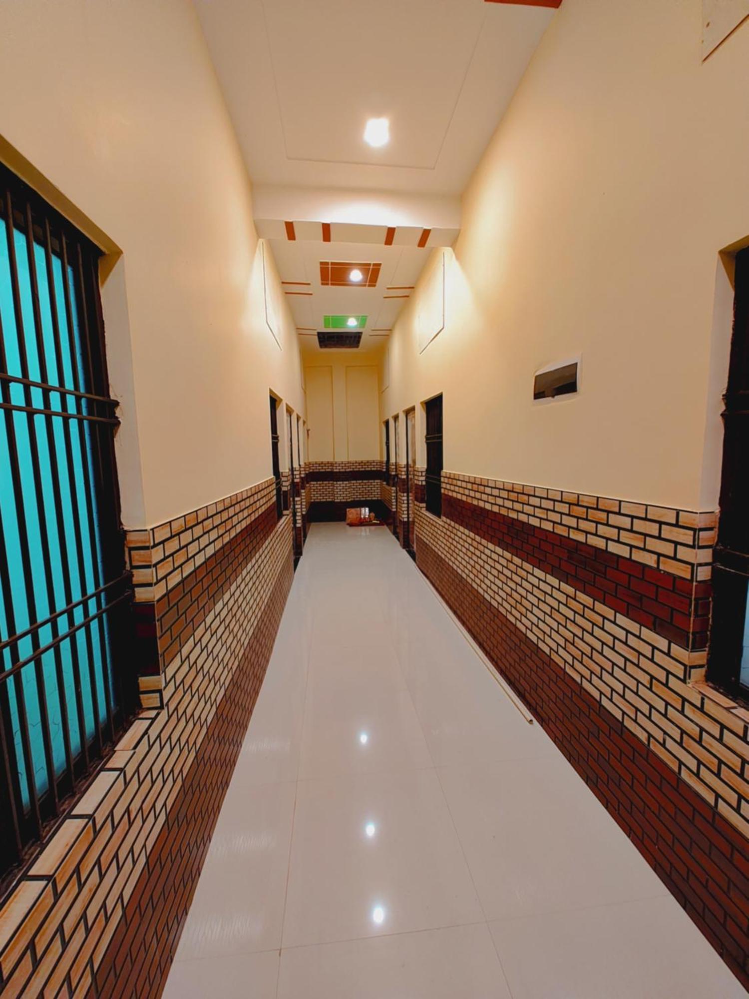 Aayu Parth Residency 300 M From Ram Janam Bhumi Homestay *