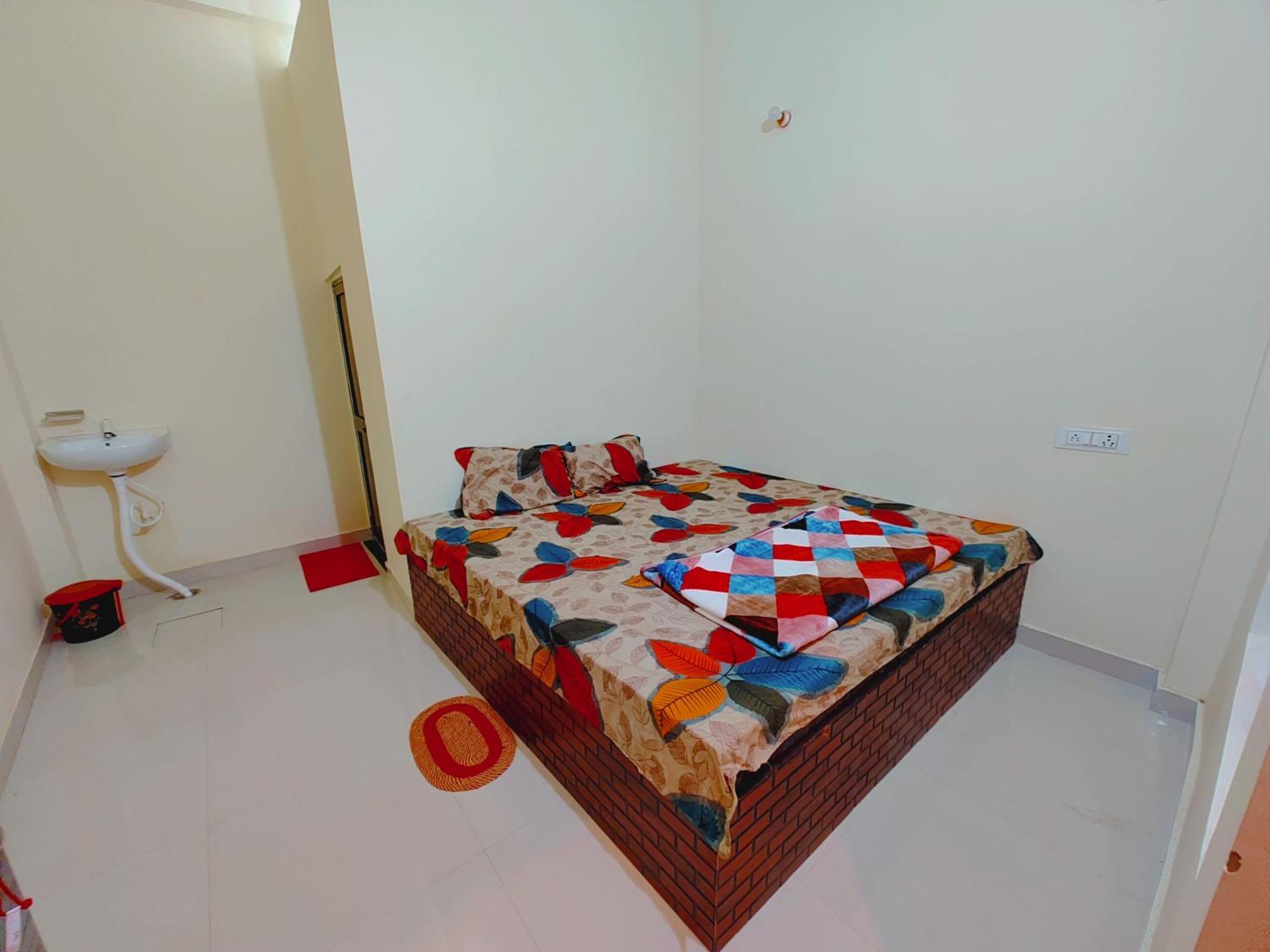 Aayu Parth Residency 300 M From Ram Janam Bhumi Homestay