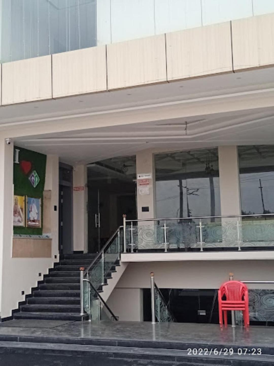 Guru Dev Palace & Lawn,ayodhya Hotel 3*