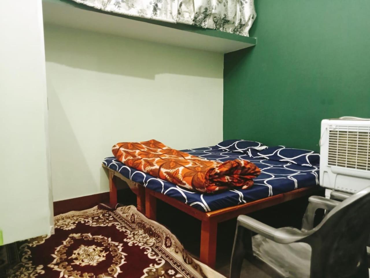 Hari Suman Paying * Ayodhya