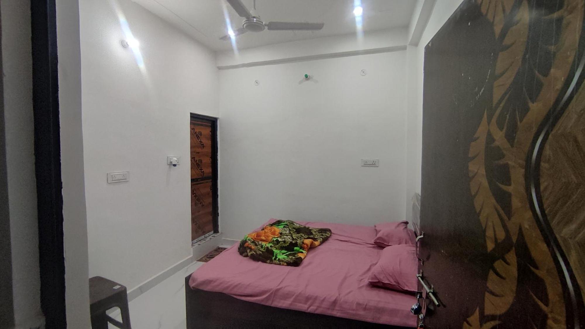 Homestay Shanti And Restaurant Just 1500 Meter Sri Ram Mandir Near Dham Station Ayodhya