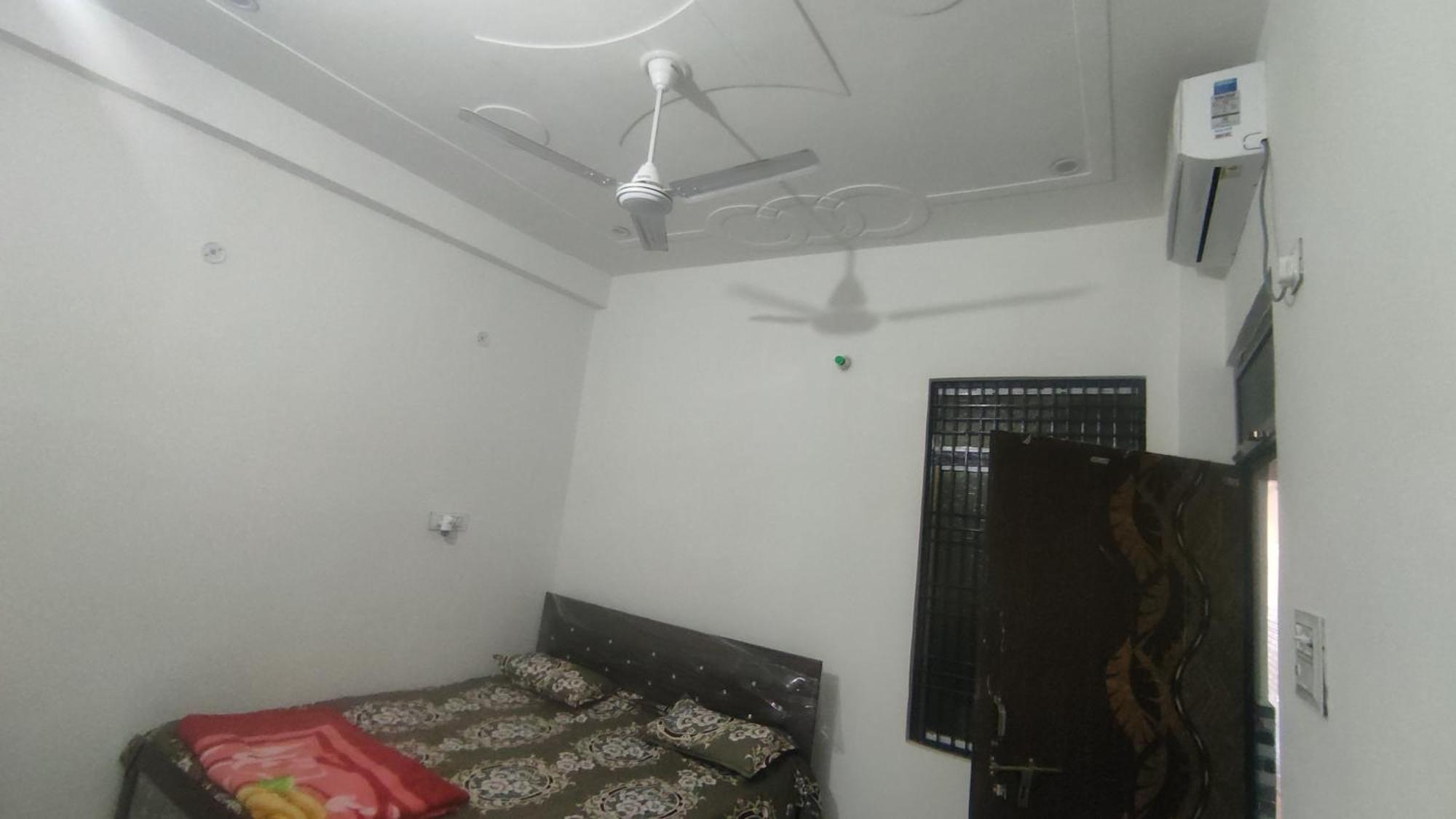 Shanti And Restaurant Just 1500 Meter Sri Ram Mandir Near Dham Station * Ayodhya