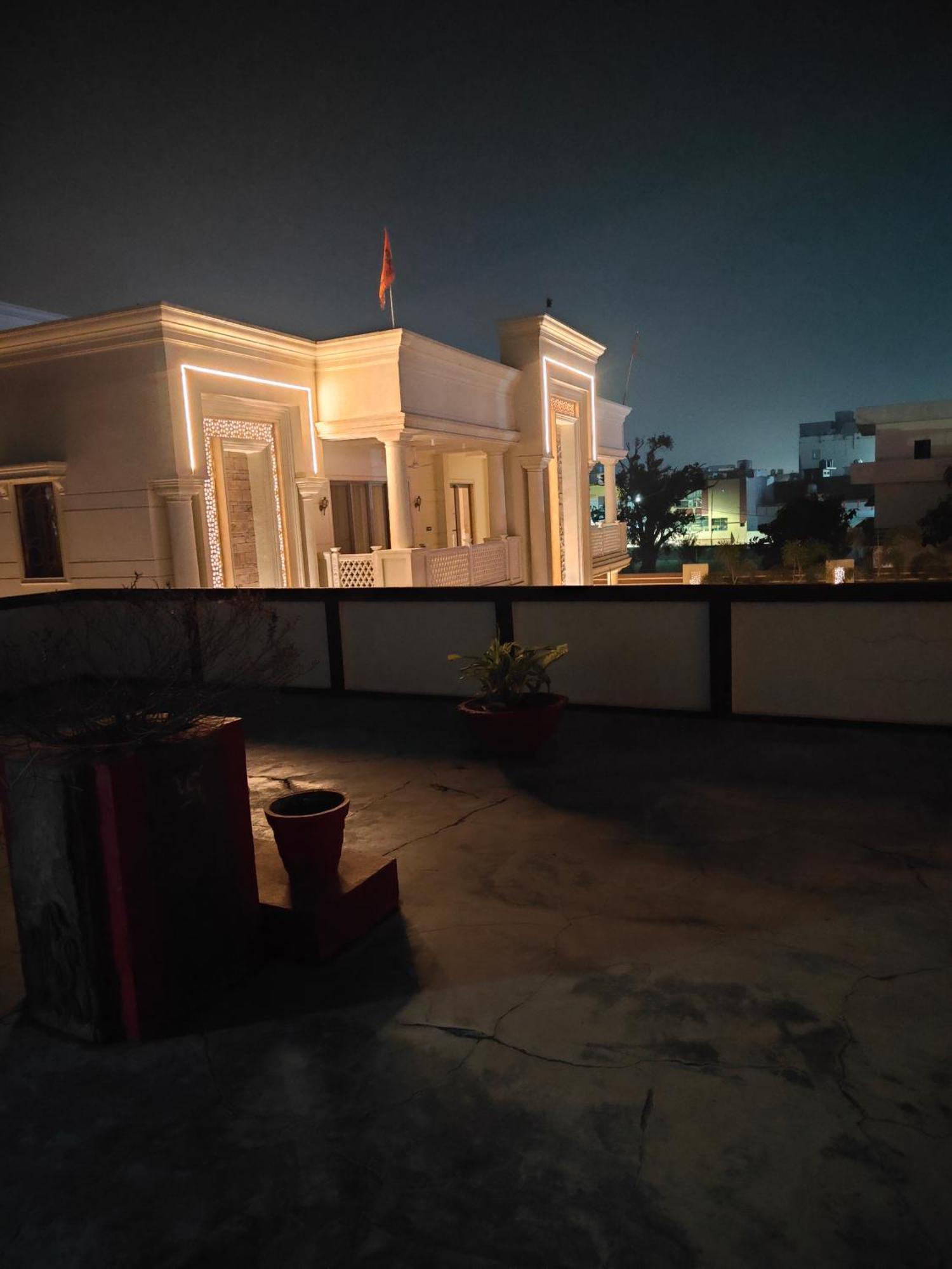 Shantiniketan 4bhk Comfortable Family In Ayodhya