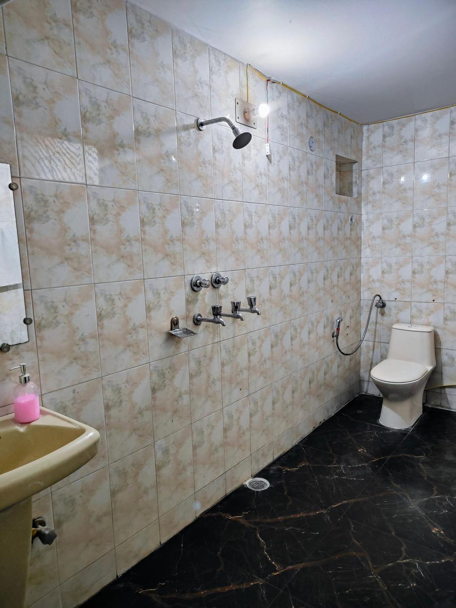 Apartment Shantiniketan 4bhk Comfortable Family In
