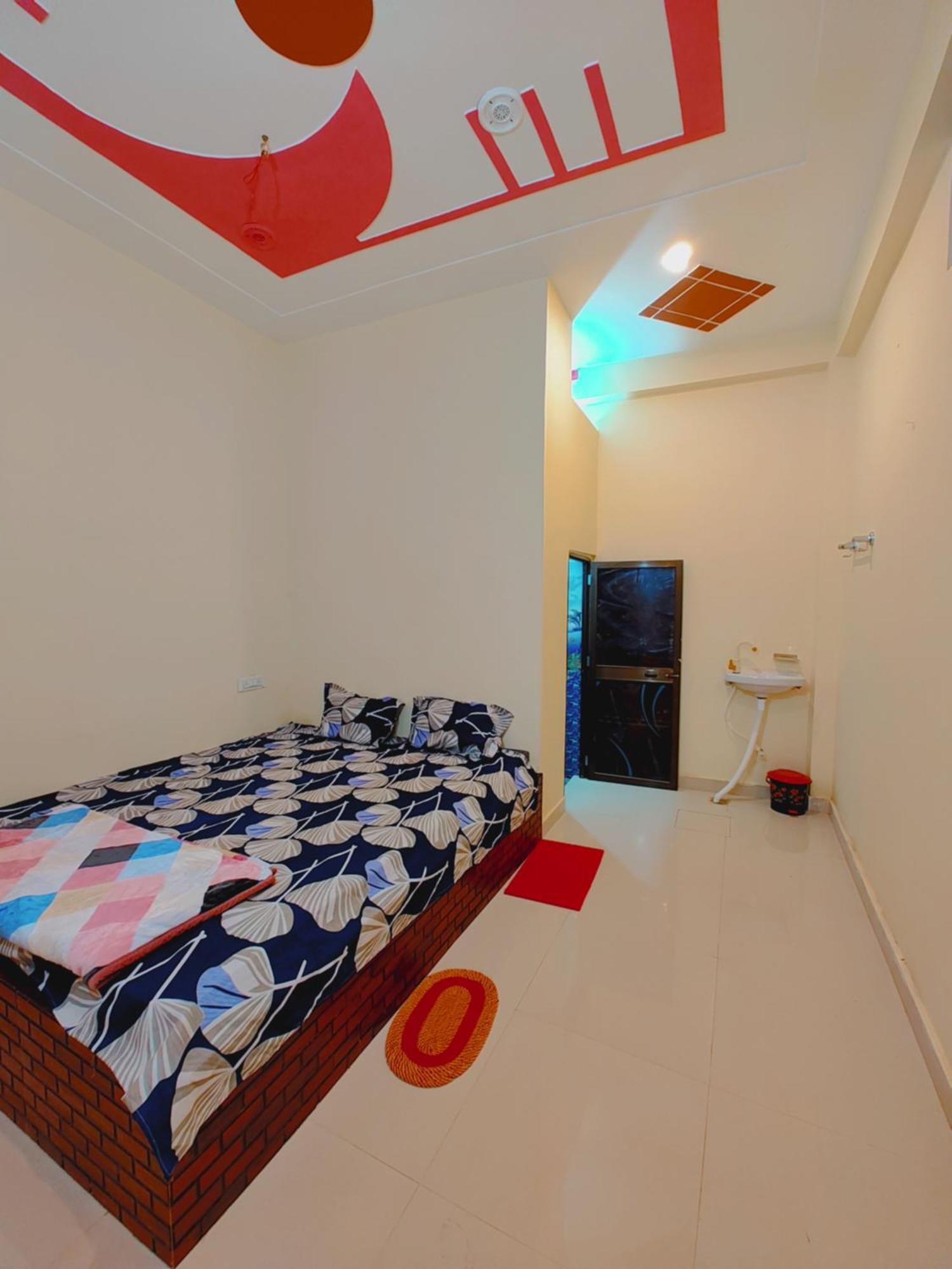 Aayu Parth Residency 300 M From Ram Janam Bhumi Homestay