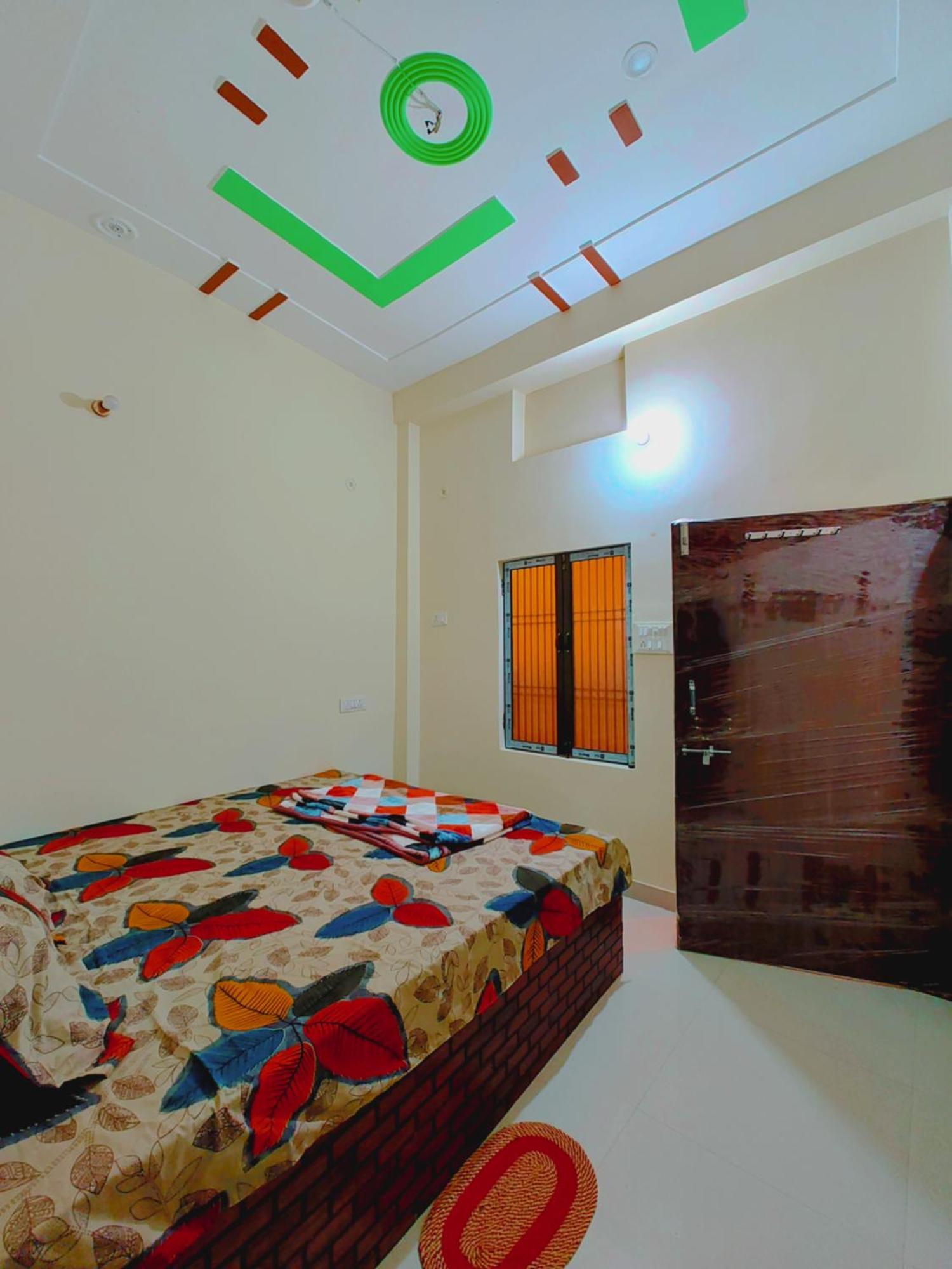 Aayu Parth Residency 300 M From Ram Janam Bhumi Homestay *