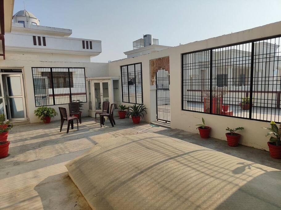 Shantiniketan - Comfortable In *