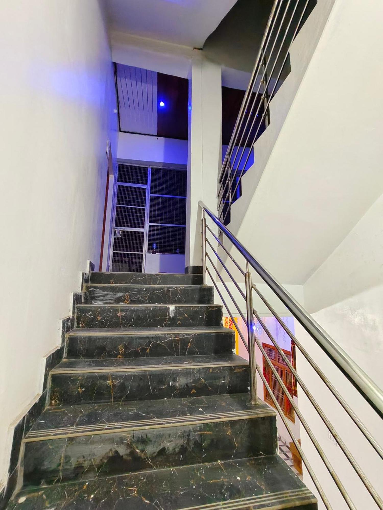 Vasant Vihar Homestay Bed & Breakfast