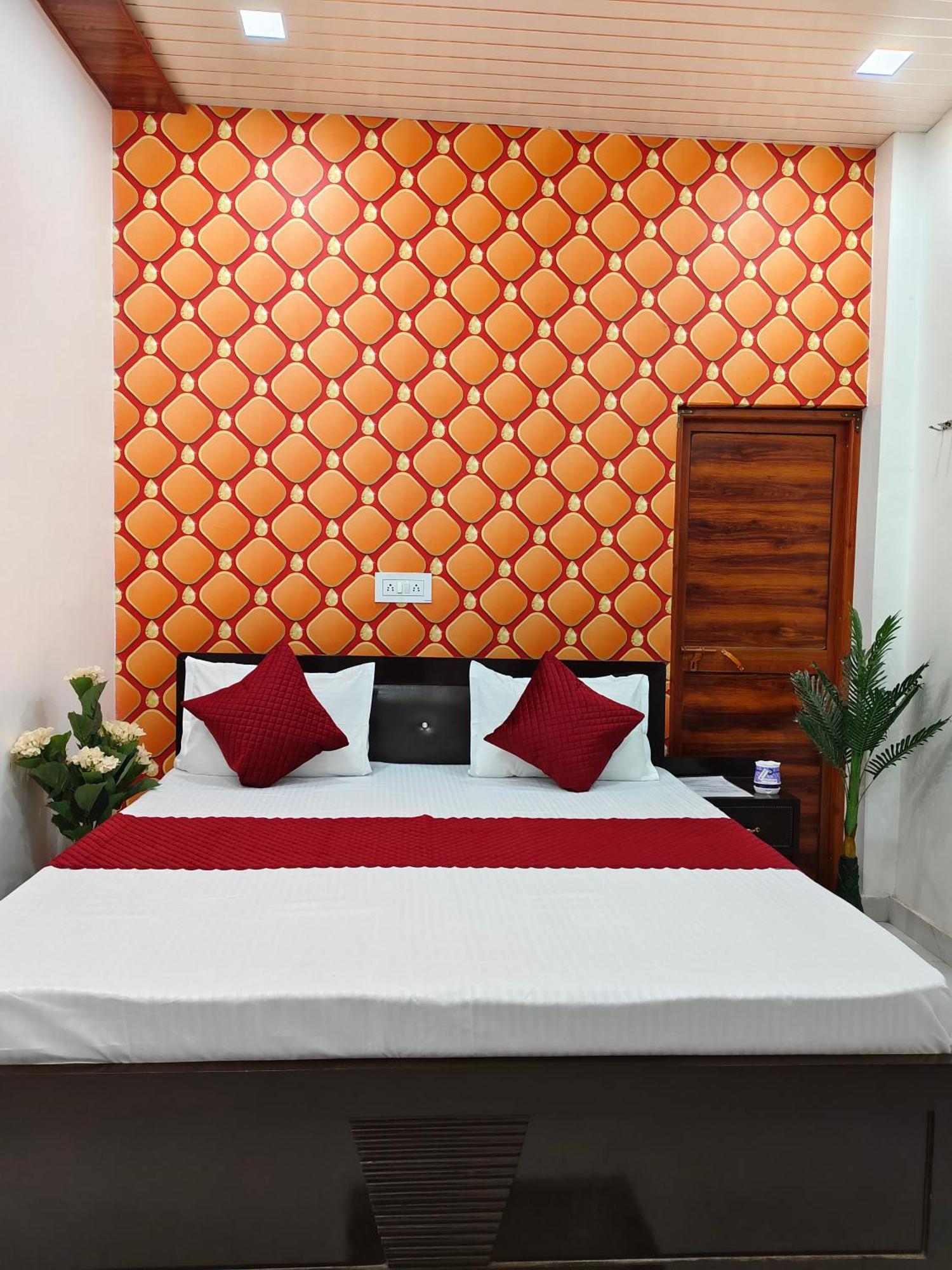Vasant Vihar Homestay *