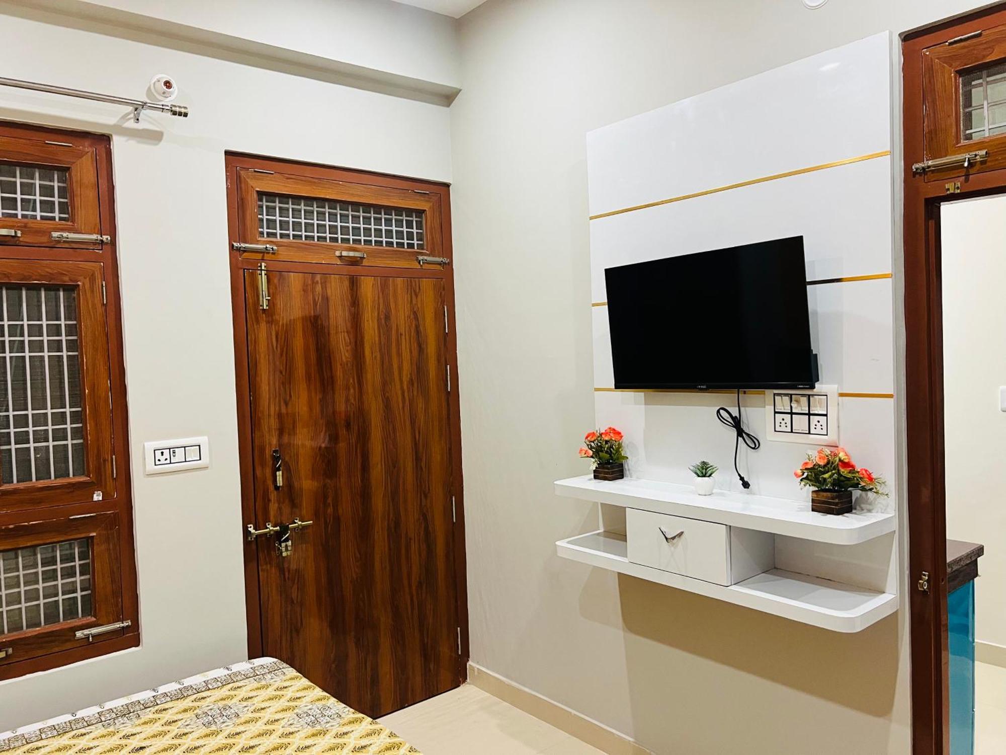 Sg Apartment *