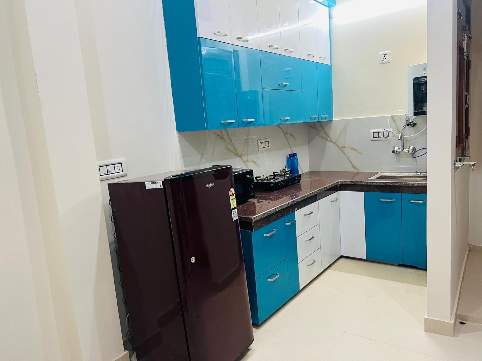 Apartment Sg *