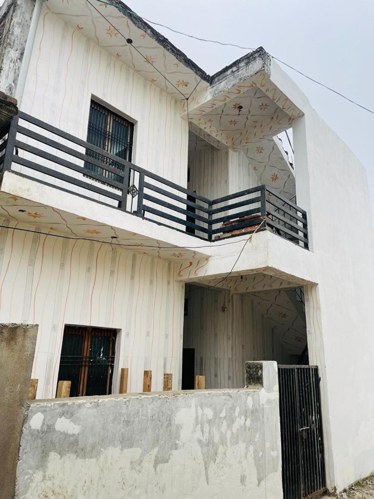 Ashu Homestay * Ayodhya