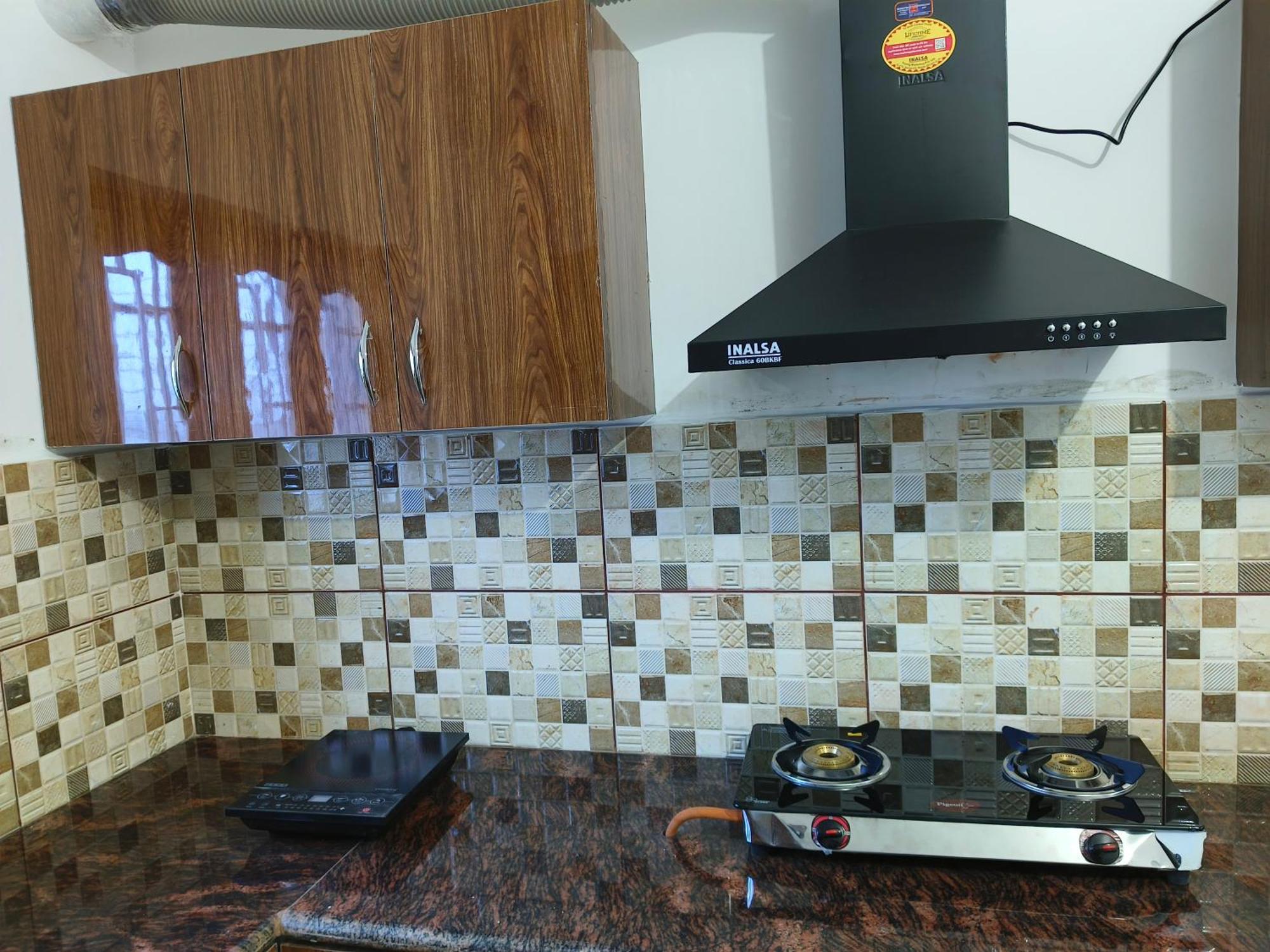 Apartment Pran Prasadam *