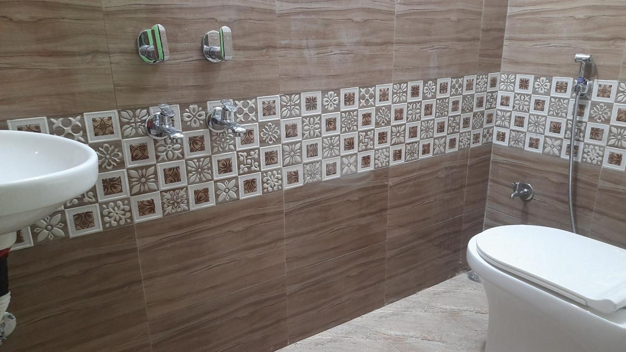 Shankar & Residency I Near Ram Janm Bhoomi Temple Homestay Ayodhya